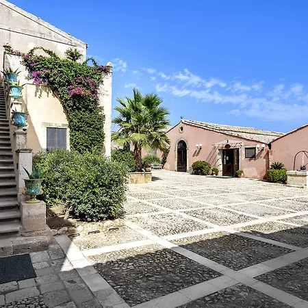 Hotel Giulia 4*